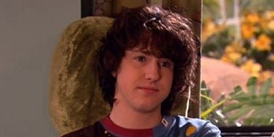 Cartel de Logan Gets Cut Off