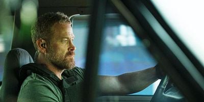 Cartel de Before The Sirens