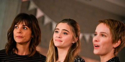 Cartel de Mothers and Daughters