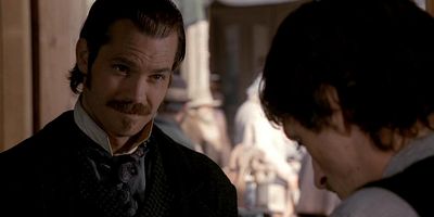 Cartel de Algo muy caro