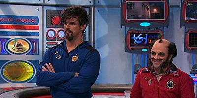 Cartel de Opposite Universe