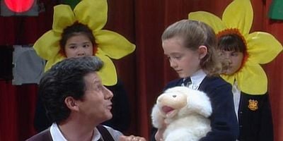 Cartel de The Show Must Go On