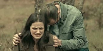 Cartel de Nothing is what it seems