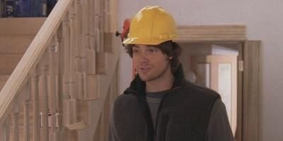 Cartel de Escena en un centro comercial