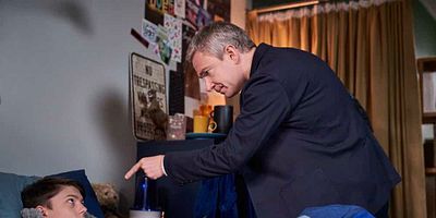 Cartel de No Excuses