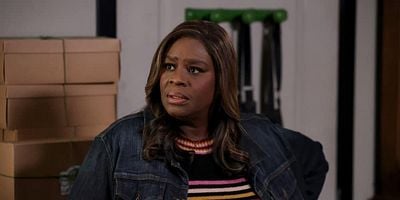 Cartel de Strong Hearts Strong Sales