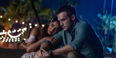 Cartel de Twice in a Lifetime