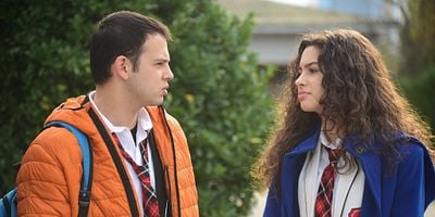 Cartel de Kardeşlerim 33.Bölüm