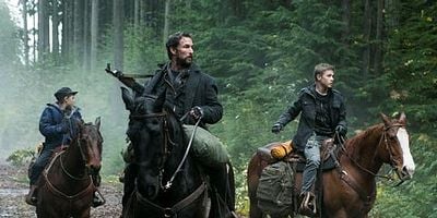 Cartel de The Pickett Line