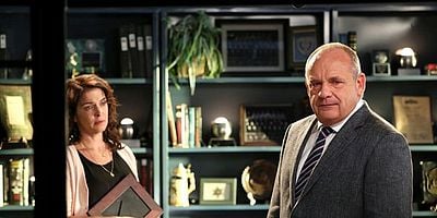 Cartel de El diablo y D.B, Russell (parte 2)