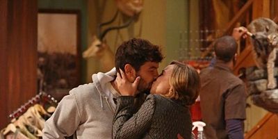 Cartel de Ryan vs. John Baker