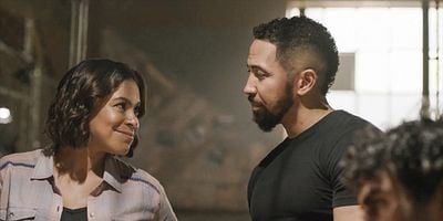 Cartel de All Bravo Stations