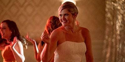 Cartel de She's A Helper