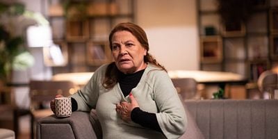 Cartel de Kızılcık Şerbeti 5.Bölüm