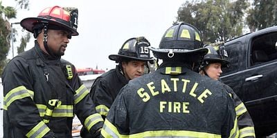 Cartel de Dirty Laundry