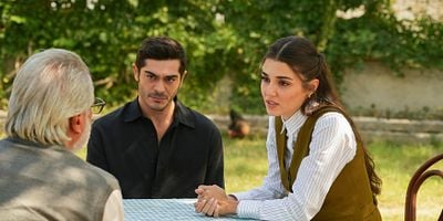 Cartel de Bambaşka Biri 4.Bölüm