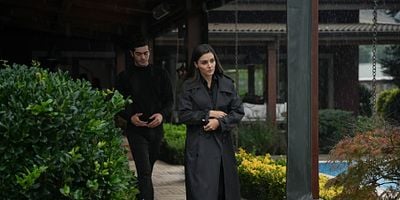 Cartel de Bambaşka Biri 9.Bölüm