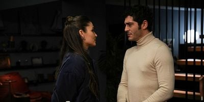 Cartel de Bambaşka Biri 14.Bölüm