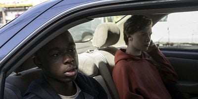 Cartel de Safe in the Circle