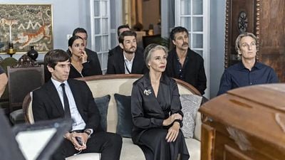 'Un funeral de locos', el regreso a la gran pantalla de "uno de los mejores directores de comedia española" 10 años después: "Fue un rotundo sí" noticias imagen