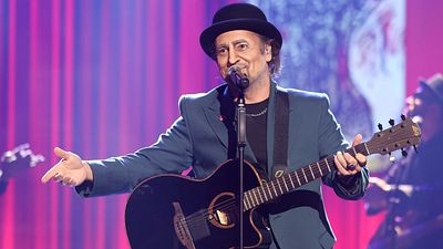 "Ha sido impresionante ver esa transformación": David Bustamante lo borda en 'Tu cara me suena 11' con su imitación a Sabina noticias imagen