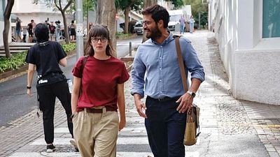 "Nace de la propia experiencia vital y generacional de llevar años en búsqueda permanente de piso": llega a los cines 'Nuda propiedad' noticias imagen