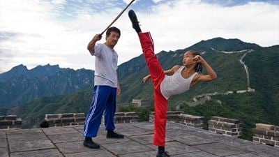 El detalle que Jackie Chan improvisó durante el rodaje de 'The Karate Kid' y que cambió radicalmente la película