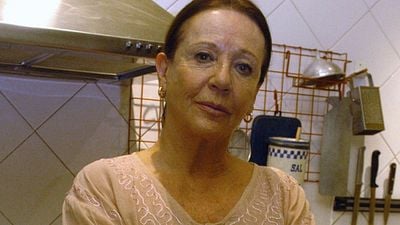 En los 90, Elena Santonja era la cocinera favorita de España: su programa terminó abruptamente y fue sustituida por un chef que se convertiría en estrella noticias imagen