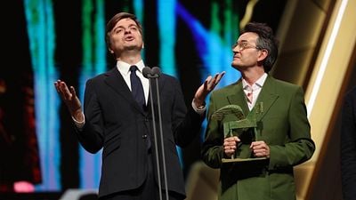 Quién es Santi Villas, el marido de Marc Giró y hermano de Thais Villas: fue colaborador habitual de Ana Rosa Quintana noticias imagen