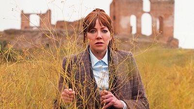 Sencillamente la mejor serie para ver de un tirón en Netflix: 5 episodios, de 30 minutos cada uno, del creador de 'Black Mirror' noticias imagen