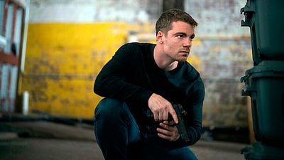 Antes de la temporada 3 de 'El agente nocturno' hubo rumores de un 'spin-off' y ahora han contado la verdad: "No se materializó" noticias imagen