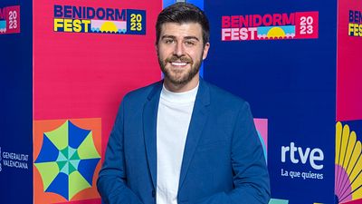 Quién es Rodrigo Vázquez: el presentador del 'Benidorm Fest 2023' que conquista a la audiencia de TVE