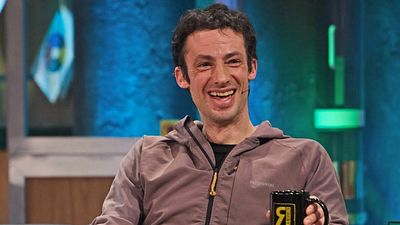 Quién es Kílian Jornet, el invitado de 'La Revuelta' que fascina a David Broncano: "Nadie ha ido tan rápido en la montaña como tú" noticias imagen