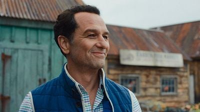Ganadores Premios Emmy 2026: 'La maldición de Widow's Bay' arrasa y se convierte en la gran ganadora de la noche noticias imagen