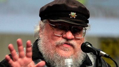 George R.R. Martin le pidió a ChatGPT que escribiese una secuela de 'Juego de Tronos' y ha llevado el resultado a los tribunales noticias imagen