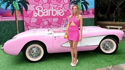 Así es la vida de Margot Robbie en Australia: una boda, la búsqueda de su casa perfecta y surf en Byron Bay noticias imagen