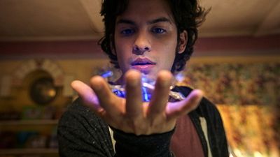 "Es una fiesta a la que invitamos a todos. Lo latino no es un género distinto": Así es 'Blue Beetle', el primer superhéroe latinoamericano de DC noticias imagen