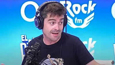 Quién es Álex Clavero, el presentador de 'La Garita' que llevas décadas escuchando en la radio noticias imagen