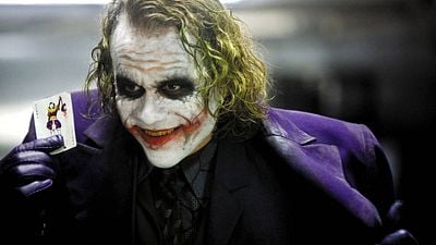 Christopher Nolan es daltónico y no pudo elegir el color de la ropa de El Joker en 'El caballero oscuro': "Apenas puedo ver los tonos de púrpura" noticias imagen