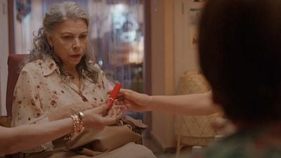 Tuppersex en la tercera edad: 'Mamacruz' explora el deseo y la sexualidad femenina sin tapujos noticias imagen