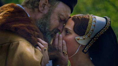 Parecía imposible, pero Jude Law da mucho asco en 'La última reina (Firebrand)': Un 'thriller' histórico con una magnética Alicia Vikander noticias imagen