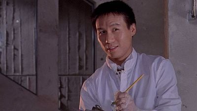 Cualquiera que haya trabajado en un laboratorio sabe que el Dr. Wu está comiendo un error en esta escena de 'Parque Jurásico' noticias imagen