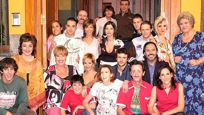 "No dormí la noche antes de tirarla por el patio": la dolorosa despedida detrás de las cámaras de este personaje de 'Aquí no hay quien viva' noticias imagen