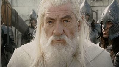 El poderoso símbolo que lleva Gandalf en 'El señor de los anillos': solo sale a la luz cuando no tiene que esconderlo nunca más noticias imagen