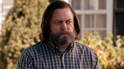 Este actor pasó de ser Bill en 'The Last of Us' por una serie que ha pasado desapercibida (pero vale la pena) noticias imagen