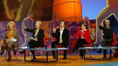 "Al acabar cada programa, me daban un sobre con un millón de pesetas": El sueldo que pagaban en 'Tómbola' a algunos de sus colaboradores noticias imagen