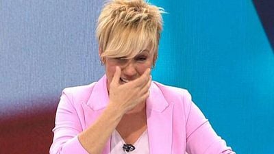 El inoportuno ataque de risa de Cristina Pardo en 'Más vale tarde' por el que se tiene que disculpar noticias imagen
