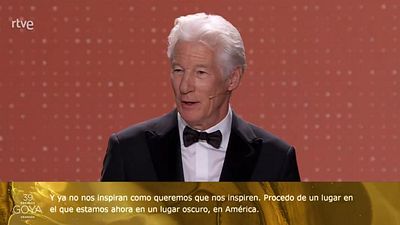 Crítica unánime a los subtítulos de Richard Gere en los premios Goya 2025: "Un total desprecio a la profesión" noticias imagen
