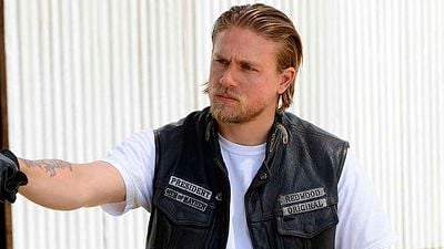 Charlie Hunnam de 'Hijos de la Anarquía' se convierte en un verdadero monstruo en la serie de mayor éxito de Netflix noticias imagen