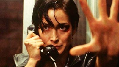 A pesar del éxito de 'Matrix', Carrie-Anne Moss estaba arruinada: “Tengo que hacer de camarera mientras se estrena esta gran película”